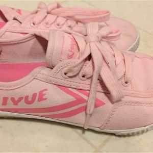Pink feiyue canvas shoes sz 7.5